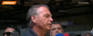 Bolsonaro diz que alguém pediu para ir no banheiro e voltou com um pendrive, Veja o vídeo