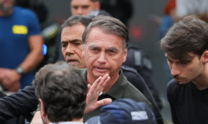 Hospital emite boletim médico sobre saúde de Jair Bolsonaro