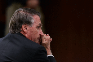 Esquerda “surta” com pedido sobre saúde de Bolsonaro e pede exames médicos para todos os presos do DF