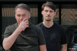 Filho 04 de Bolsonaro faz forte desabafo e pede ‘o direito de cuidar do próprio pai com a dignidade que ele merece’