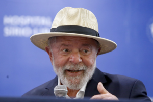 Lula veta projeto que reconhecia estágio como experiência profissional e frustra jovens em ano eleitoral