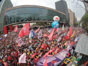 Estudo aponta que quem é de esquerda tem mais problemas de saúde mental