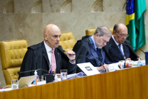 Moraes ordena apreensão de armas de Bolsonaro, mas descobre algo inesperado