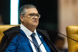 Dino determina operação da PF contra pastor, amigo e aliado de André Mendonça