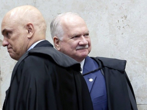 Fachin avalia abrir monocraticamente investigação contra Moraes como estratégia