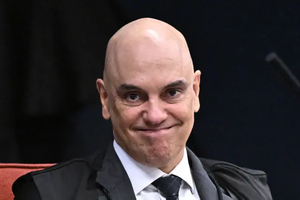 Defesa aponta que Moraes condenou Bolsonaro com teses que agora considera ilegais no Caso Master