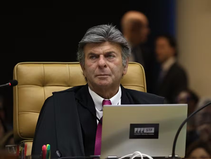 Nossa Senhora: Fux barra decisão de Dino e retoma ordem do TSE sobre posts