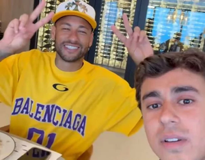 Nikolas deixa a esquerda em “parafuso” ao lado de Neymar (veja o vídeo)