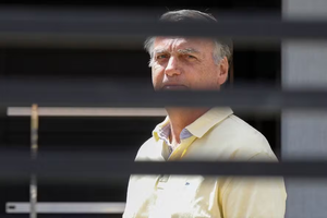 URGENTE: Moraes manda intimar Bolsonaro