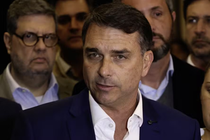 Mais um grande partido abandona a neutralidade e declara apoio a Flávio